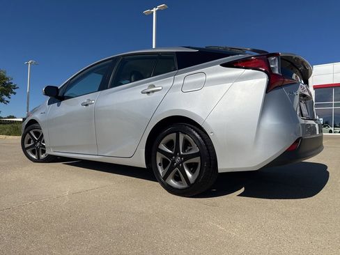 Used 2019 Toyota Prius XLE FWD image 5