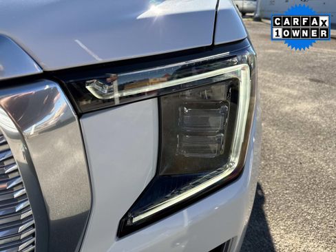 Used 2021 GMC Yukon XL Denali image 10