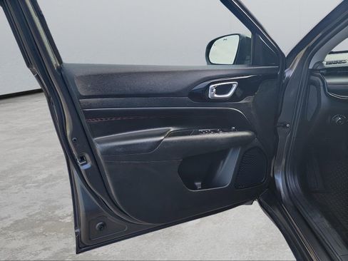 Used 2022 Jeep Compass Trailhawk image 12