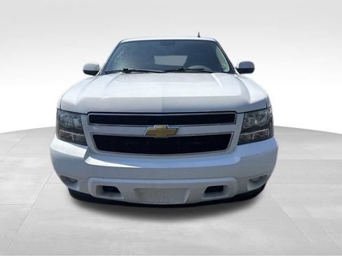 Used 2013 Chevrolet Tahoe LS w/ Convenience Package AWD/4WD image 2