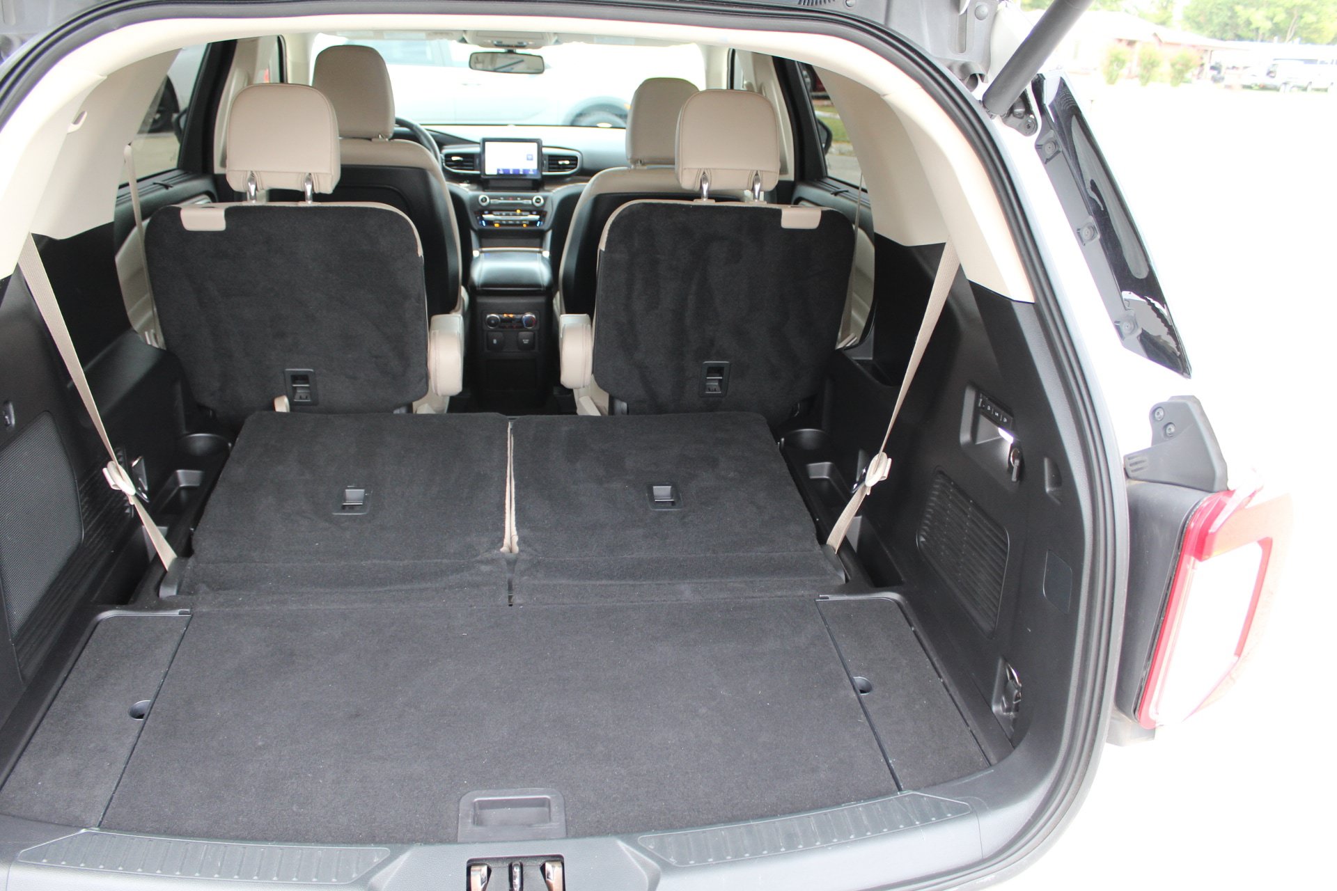 Used 2020 Ford Explorer Limited AWD/4WD image 25