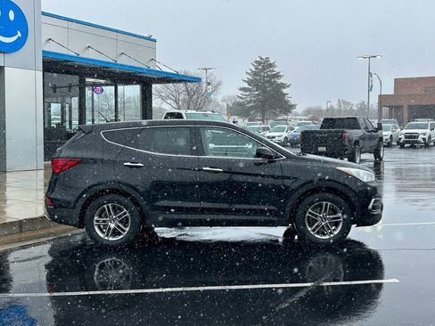 Used 2018 Hyundai Santa Fe Sport image 2