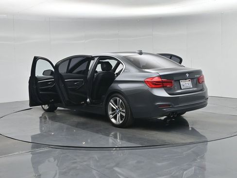 Used 2018 BMW 330e w/ Convenience Package image 35