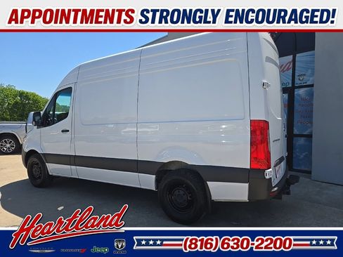 Used 2025 Mercedes-Benz Sprinter 2500 image 6