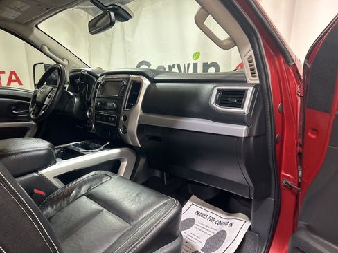 Used 2017 Nissan Titan PRO-4X w/ Pro-4x Convenience Package image 10