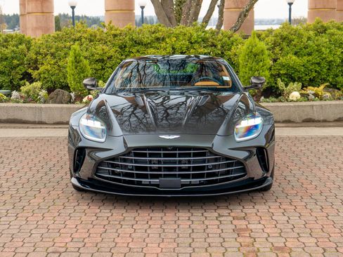 Used 2025 Aston Martin V8 Vantage Coupe image 6
