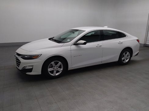 Used 2024 Chevrolet Malibu LT FWD image 2