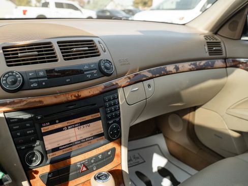 Used 2009 Mercedes-Benz E 350 4MATIC Wagon image 22