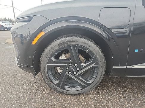 Used 2024 Chevrolet Equinox EV RS image 10