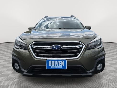 Used 2018 Subaru Outback 3.6R Limited AWD/4WD image 2