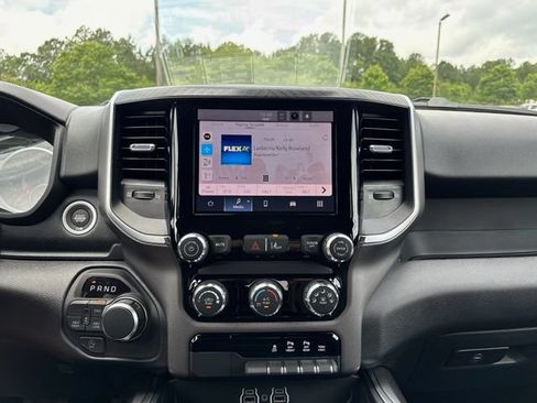 New 2026 RAM 1500 Express AWD/4WD image 18