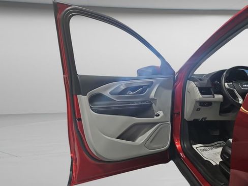 Used 2023 GMC Terrain SLE w/ Driver Convenience Package image 28