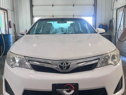 Used 2014 Toyota Camry L image 3
