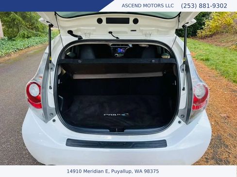 Used 2014 Toyota Prius C Four image 17