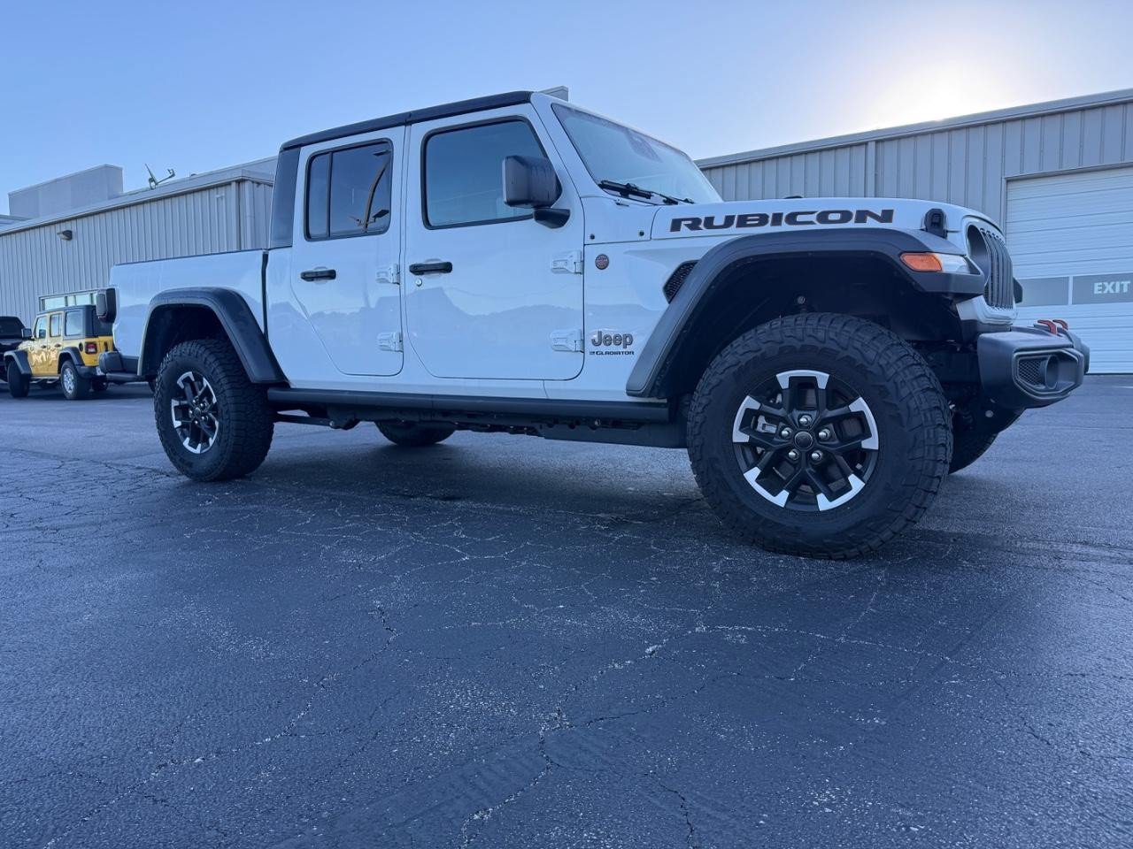 Used 2026 Jeep Gladiator Rubicon AWD/4WD image 2
