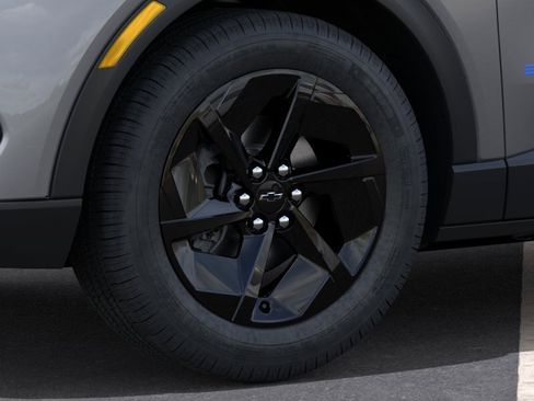 New 2026 Chevrolet Equinox EV LT image 9