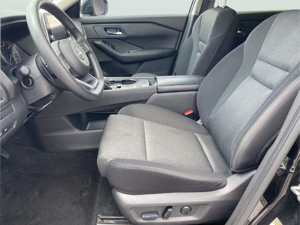 Used 2024 Nissan Rogue SV FWD image 16