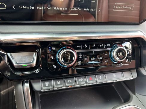 Used 2024 GMC Sierra 2500 Denali Ultimate image 39