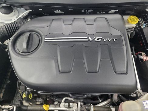 Used 2021 Jeep Cherokee Latitude Lux w/ Comfort/Convenience Group image 30