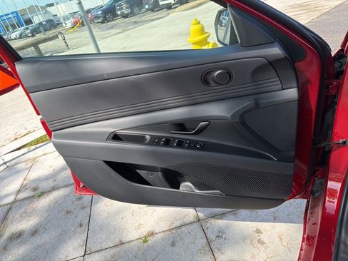 New 2025 Hyundai Elantra SEL FWD image 29