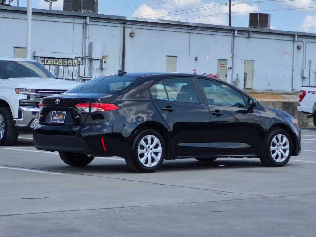 Used 2026 Toyota Corolla LE FWD image 6