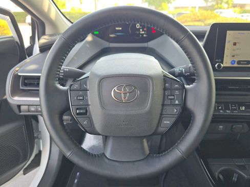 Used 2025 Toyota Prius XLE FWD image 23