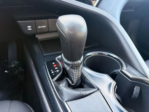 Used 2018 Toyota Camry LE image 33