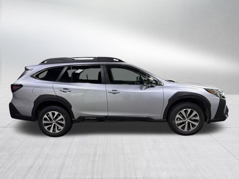 Certified 2025 Subaru Outback Premium image 8