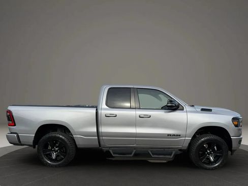 Used 2022 RAM 1500 Big Horn AWD/4WD image 3