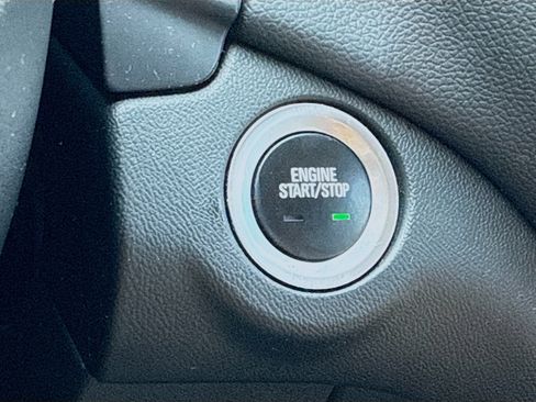 Used 2022 Chevrolet Equinox LT AWD/4WD image 9