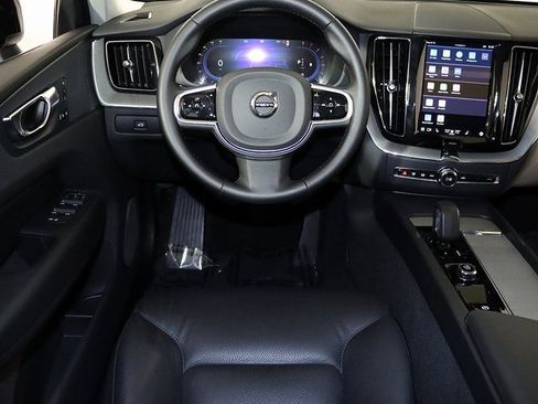 Used 2025 Volvo XC60 B5 Plus image 3