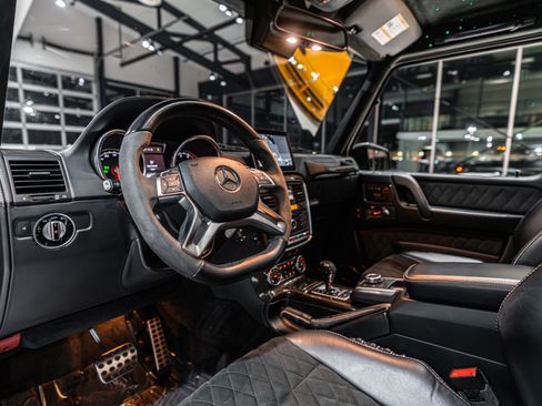 Used 2018 Mercedes-Benz G 550 Squared image 7