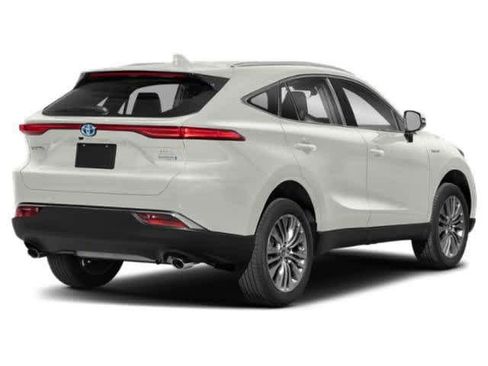 Certified 2022 Toyota Venza XLE image 2