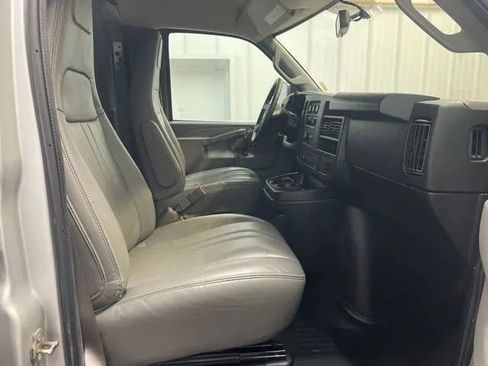 Used 2022 Chevrolet Express 2500 image 13