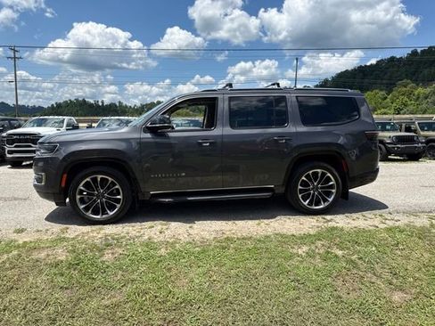 Used 2023 Jeep Wagoneer Series II w/ Premium Group I AWD/4WD image 6