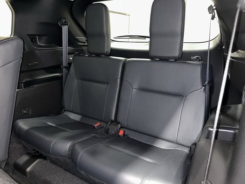 Used 2024 Mitsubishi Outlander SE image 9