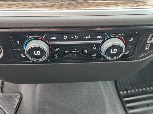 Used 2022 Chevrolet Silverado 1500 LT image 18