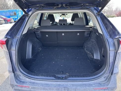 Used 2021 Toyota RAV4 XLE image 10