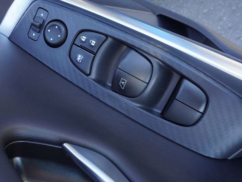 Certified 2025 Nissan Sentra SR w/ Midnight Edition image 15