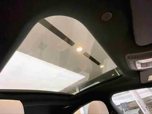 Used 2023 Mercedes-Benz CLA 250 w/ Premium Package image 12