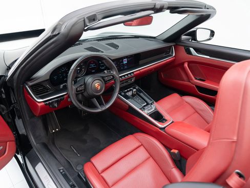 Certified 2021 Porsche 911 Carrera image 4