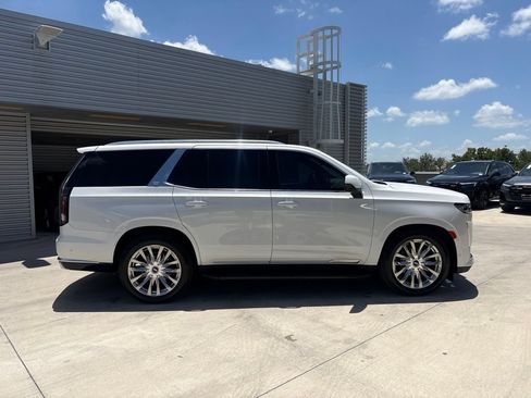 Used 2024 Cadillac Escalade Premium Luxury w/ Performance Package AWD/4WD image 4