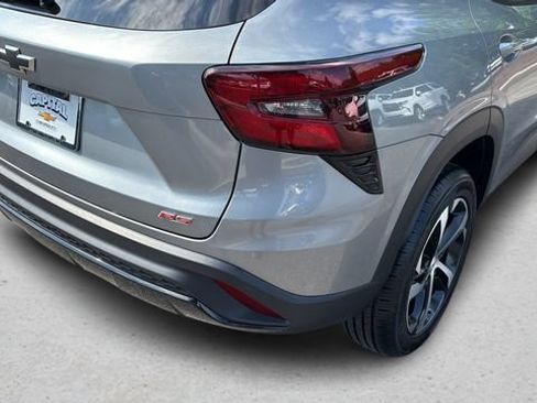 Used 2024 Chevrolet Trax RS w/ Driver Confidence Package FWD image 32
