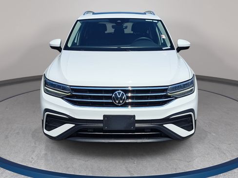 Used 2022 Volkswagen Tiguan SE FWD image 2