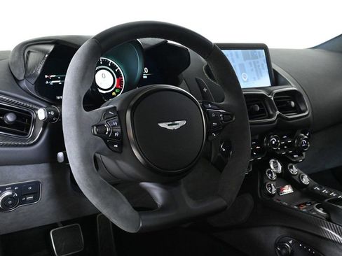 Used 2023 Aston Martin V8 Vantage image 12