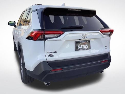 Used 2025 Toyota RAV4 XLE AWD/4WD image 9