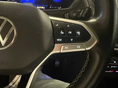 Certified 2022 Volkswagen Tiguan SE image 31