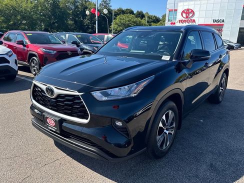 Used 2020 Toyota Highlander XLE image 7