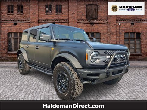 Used 2025 Ford Bronco Badlands w/ Matte Film Protection Package AWD/4WD image 1