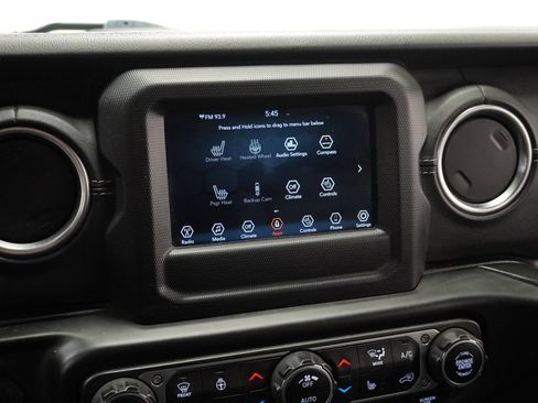 Used 2020 Jeep Wrangler Unlimited Sahara w/ Cold Weather Group AWD/4WD image 18